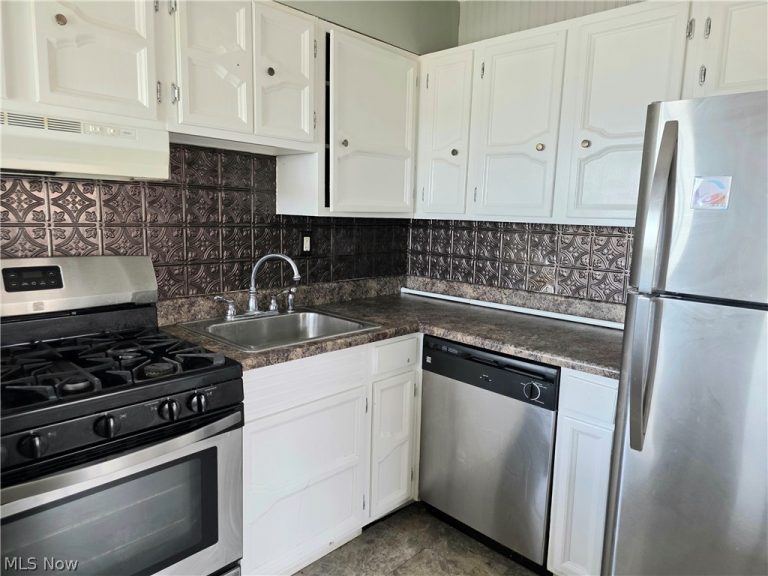 1018 Jackson Avenue, Parkersburg, WV - Photo 6