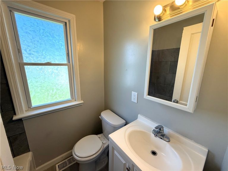 4606 Lincoln Avenue, Parma, OH - Photo 8