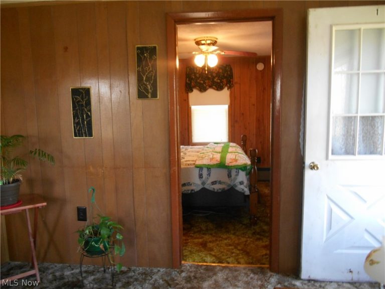 5845 Woodman Avenue, Ashtabula, OH - Photo 8