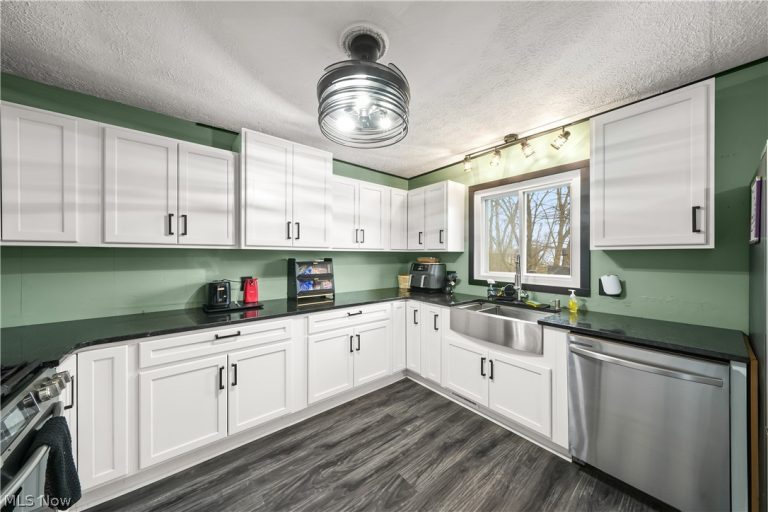 1239 Apache Pass, Streetsboro, OH - Photo 6
