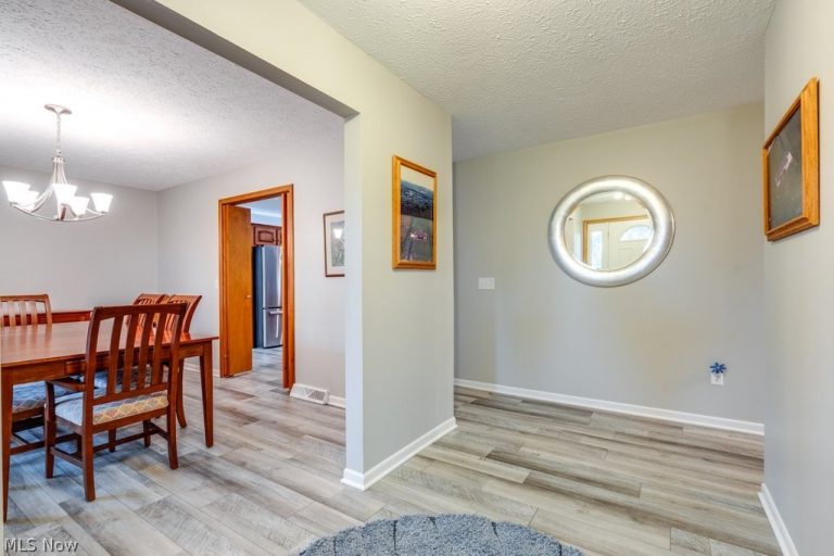 3305 Woodling Way, Medina, OH - Photo 2