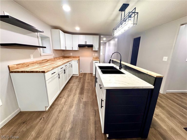 6759 Sumner Road, Ravenna, OH - Photo 8