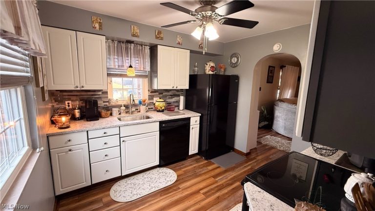 3800 Hanlin Way, Weirton, WV - Photo 6