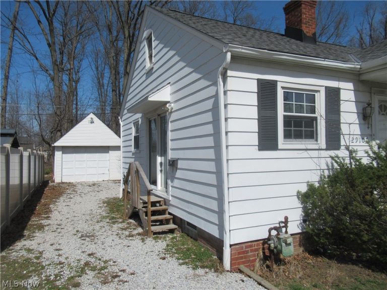 29107 Fuller Avenue, Wickliffe, OH - Photo 2