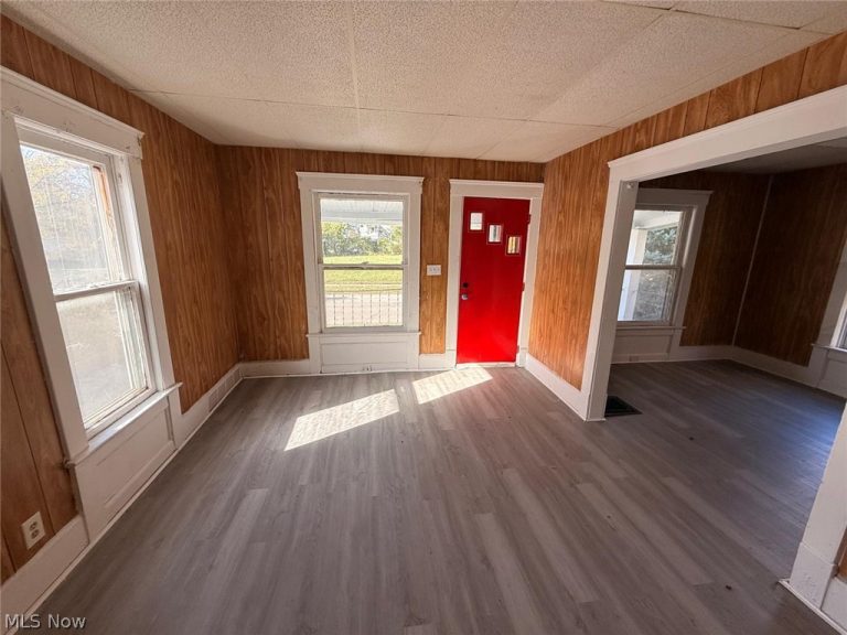 983 141st Street, Cleveland, OH - Photo 4