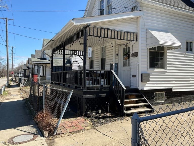 7508 Donald Avenue, Cleveland, OH - Photo 4