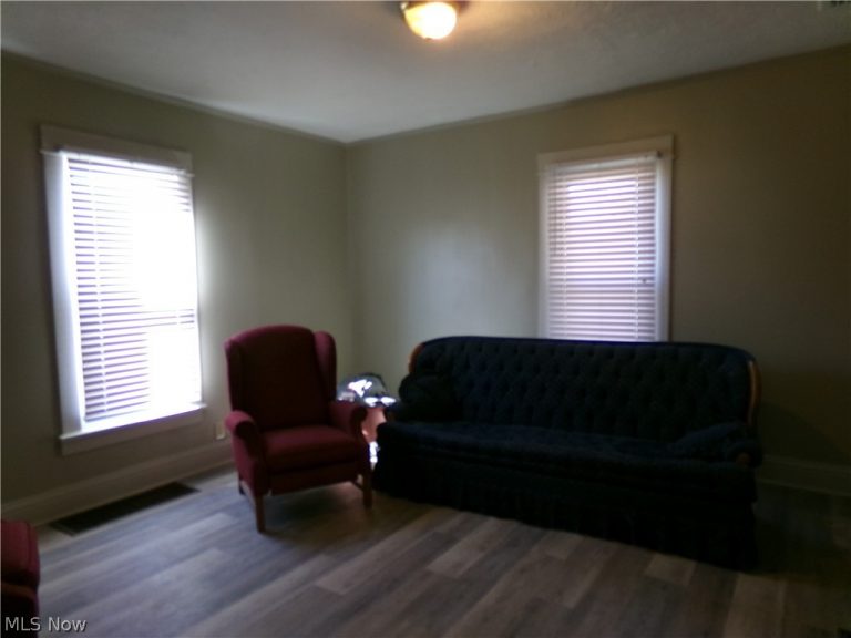 1215 Denman Avenue, Coshocton, OH - Photo 6