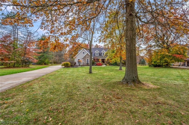8933 Mountain View Drive, Mentor, OH - Photo 3