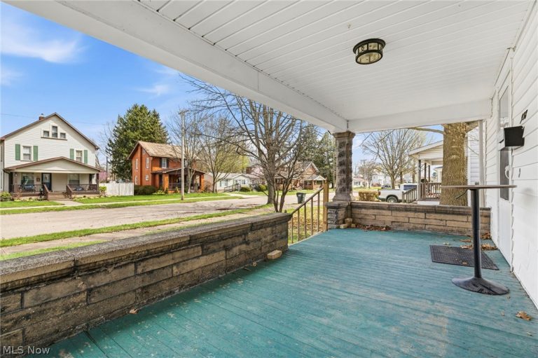 938 Race Street, Dover, OH - Photo 8