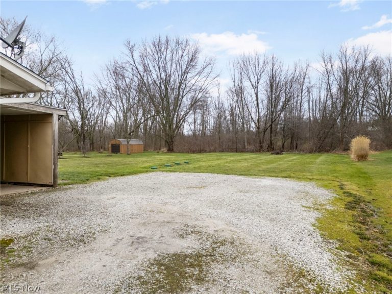 9931 Portage Street, Canal Fulton, OH - Photo 6