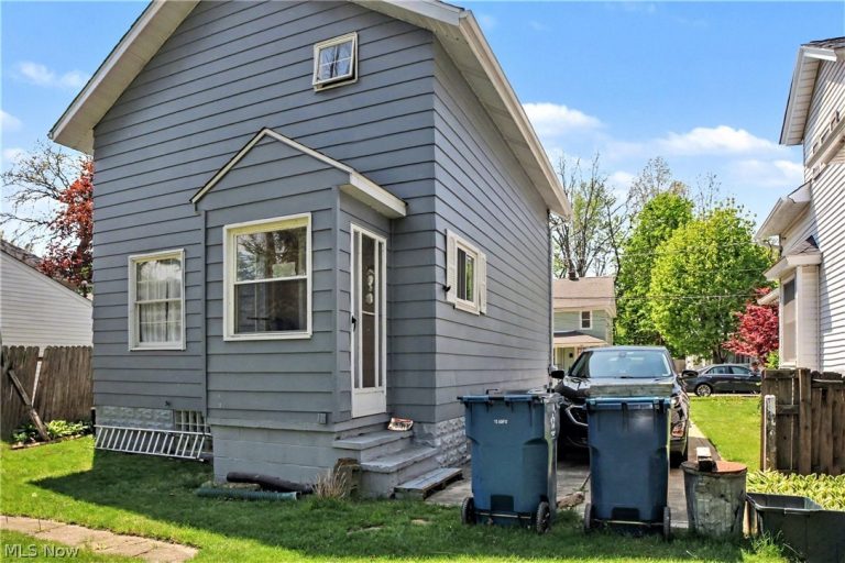 419 Meadow Lane, Painesville, OH - Photo 2