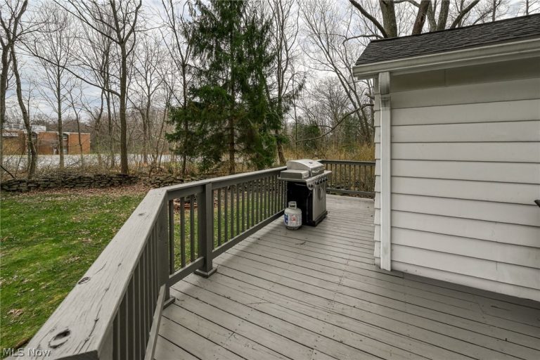 374 River Road, Munroe Falls, OH - Photo 8