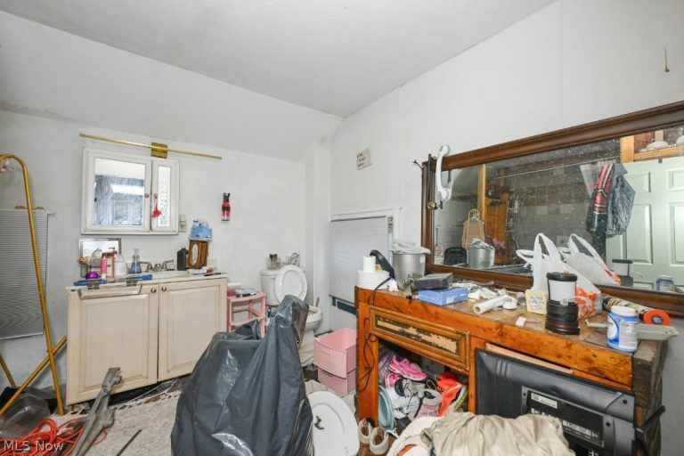 240 1st Street, Barberton, OH - Photo 4