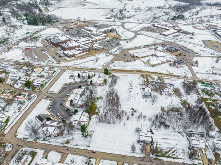 207 Meadowbrook Drive, Byesville, OH - Photo 4