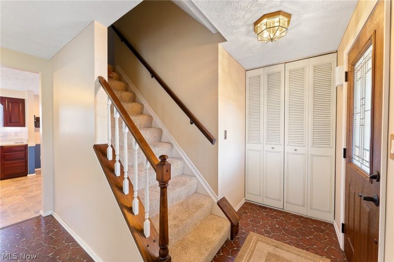 2085 Woodland Trace Street, Austintown, OH - Photo 3