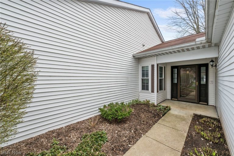 6012 Cabot Court, Mentor, OH - Photo 2