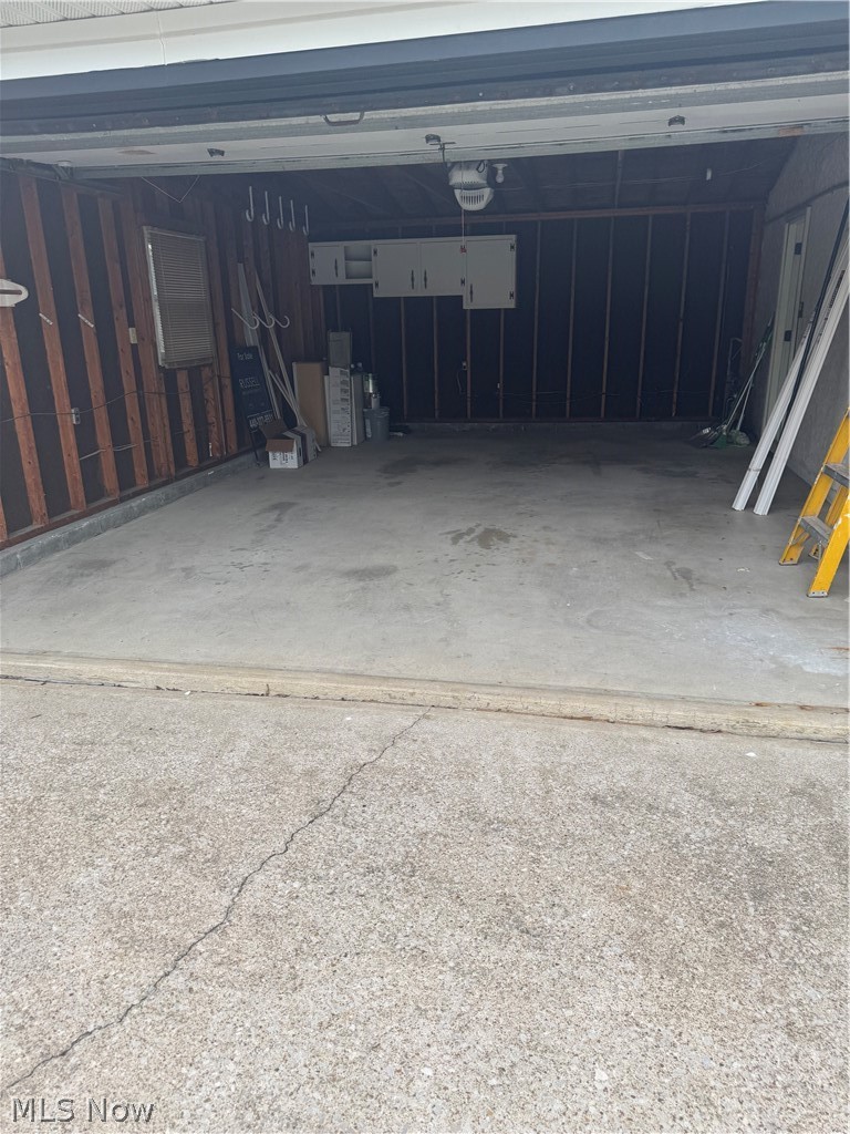 565 Irving Park Boulevard, Sheffield Lake, OH - Photo 4