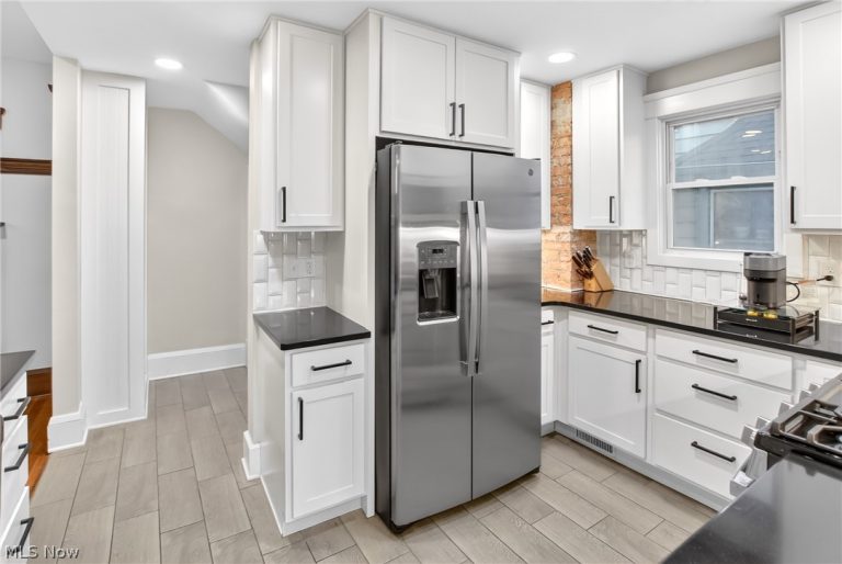 3205 Mapledale Avenue, Cleveland, OH - Photo 5