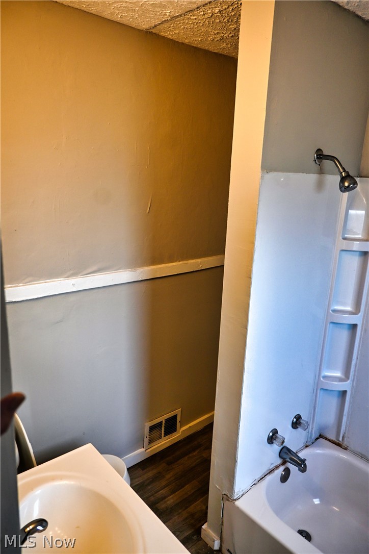 7626 Connecticut Avenue, Cleveland, OH - Photo 8