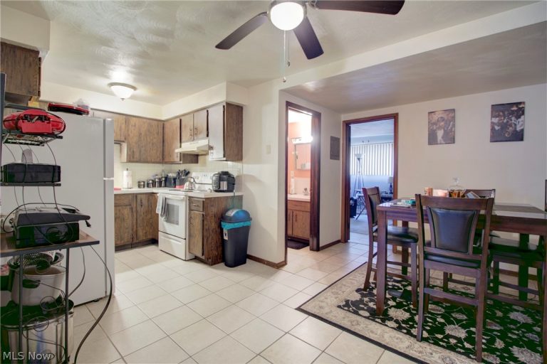 1505 Herbert Drive, Lorain, OH - Photo 5