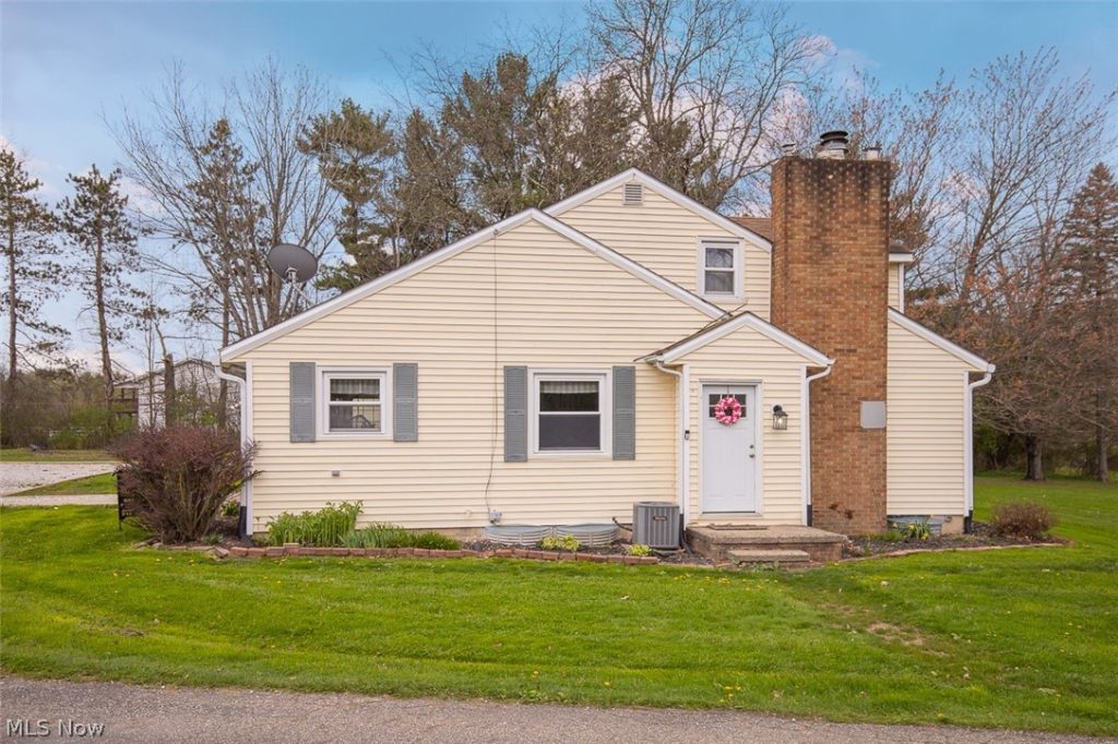 139 Aurora Hudson Road, Aurora, OH