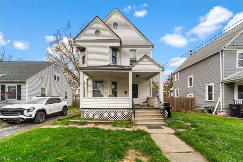 237 Wooster Street, Elyria, OH