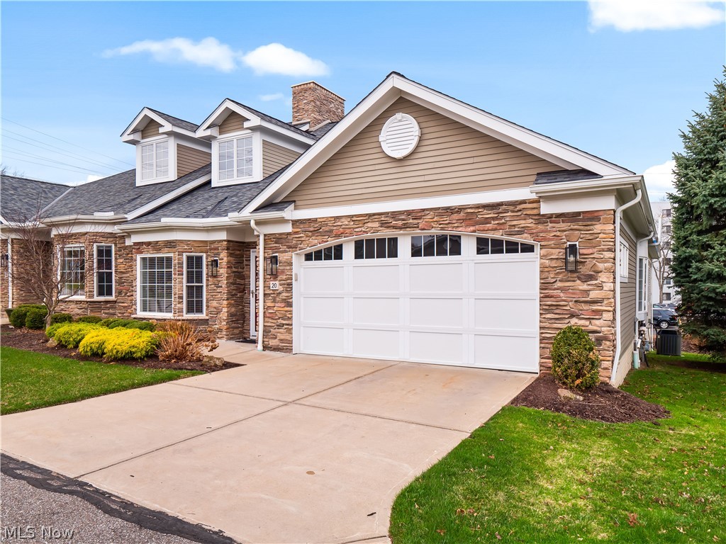 20 Somerset Drive, Rocky River, OH