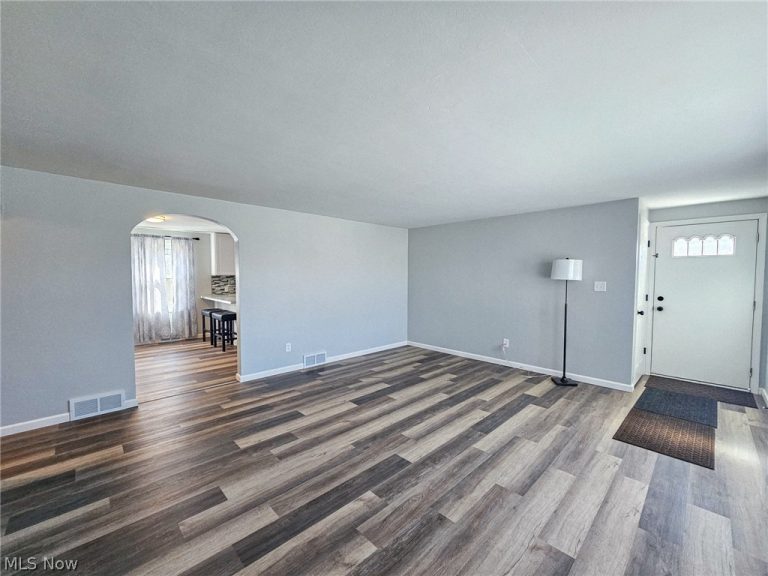 1054 Runge Avenue, Struthers, OH - Photo 8