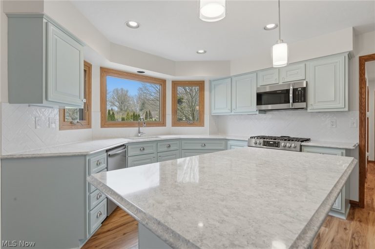 1960 Birkdale Drive, Uniontown, OH - Photo 8