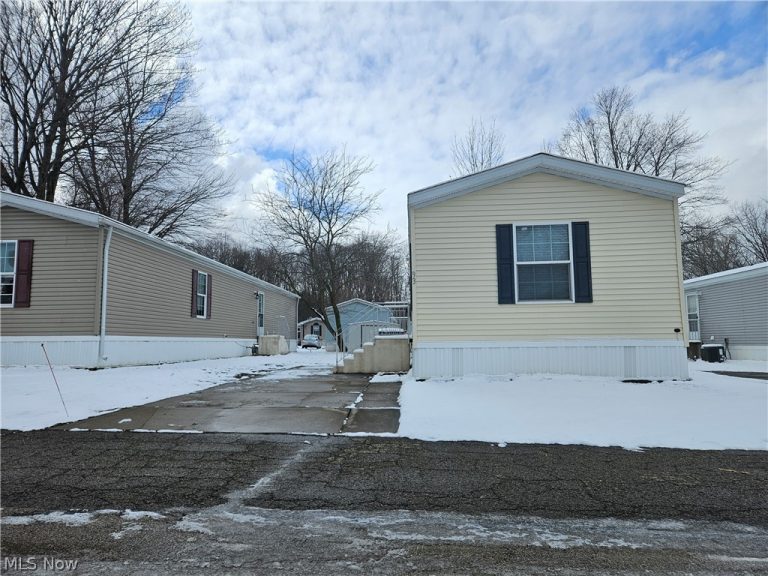 202 Main Road #93, Conneaut, OH - Photo 2