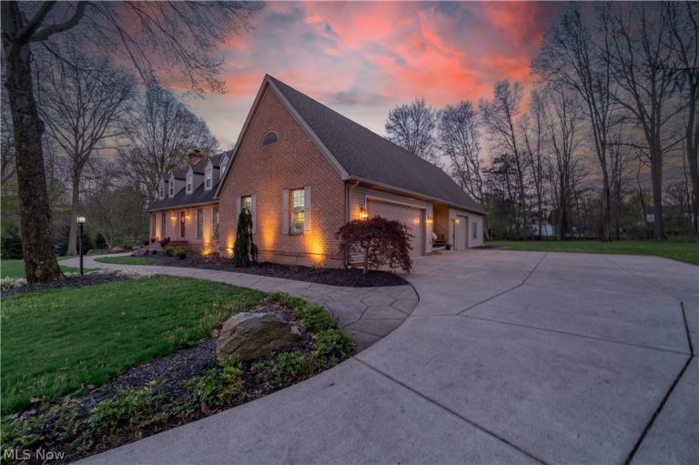 4306 Janell Court, Canfield, OH - Photo 8