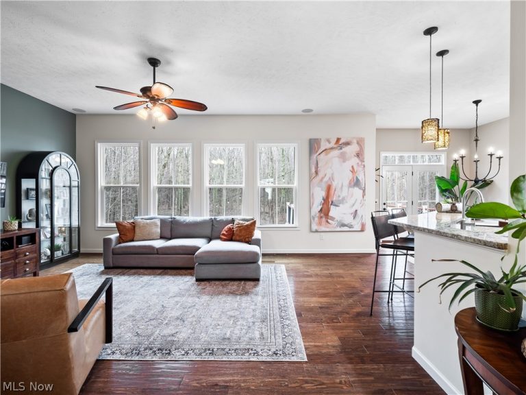 8898 Harvest Ridge Way, North Ridgeville, OH - Photo 3