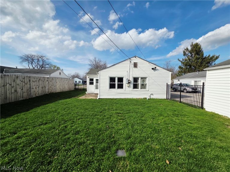 659 Weller Road, Elyria, OH - Photo 4