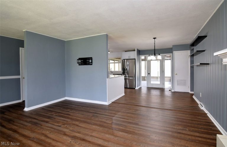 62 Bel Meadow Lane, Chagrin Falls, OH - Photo 8