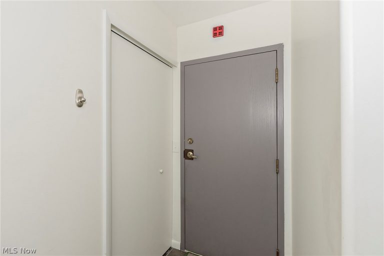 26101 Village Lane #107, Beachwood, OH - Photo 6