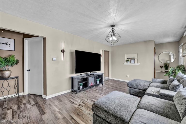 5804 Bangor Avenue, Cleveland, OH - Photo 4