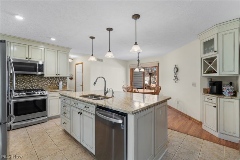 177 Potomac Court, Medina, OH - Photo 3