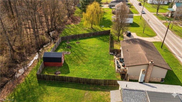 390 Ross Drive, Waynesburg, OH - Photo 3