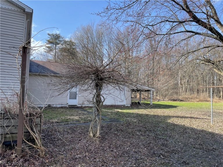 13004 Chardon Windsor Road, Chardon, OH - Photo 3