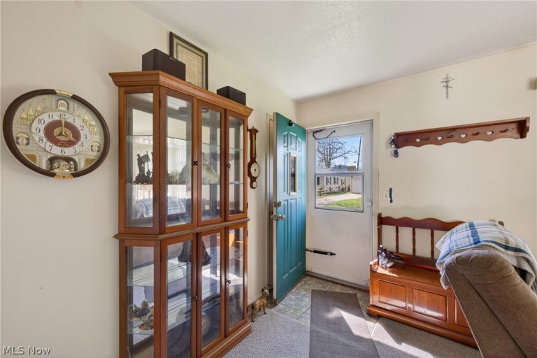 5709 Davis Drive, Mentor, OH - Photo 5