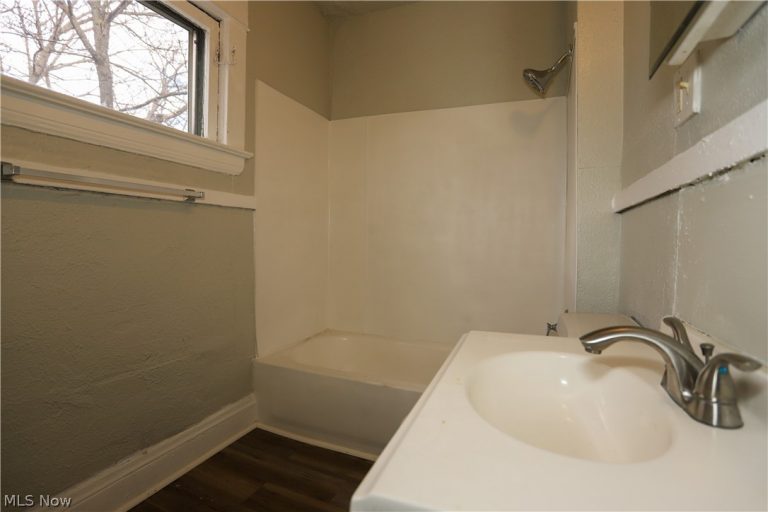 9409 Mount Auburn Avenue, Cleveland, OH - Photo 8