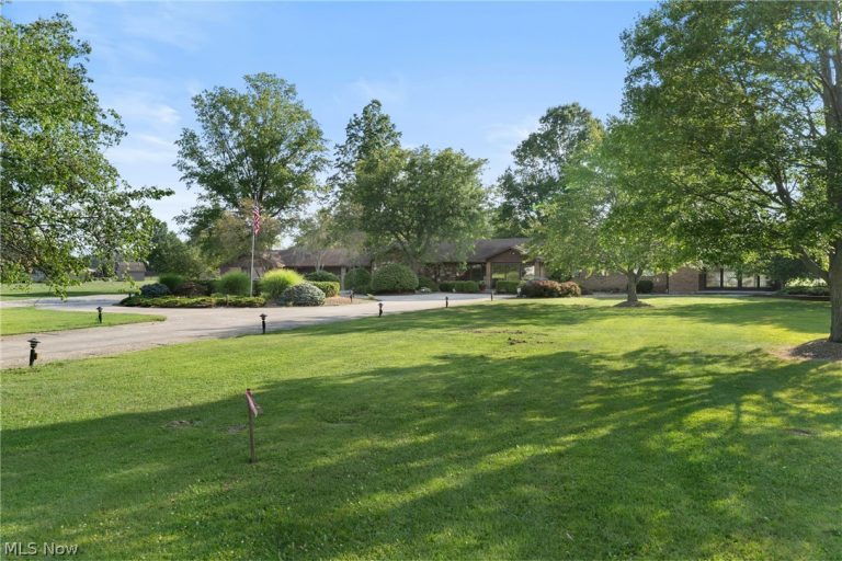 11950 Castleton Lane, Grafton, OH - Photo 5