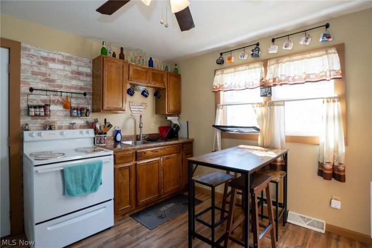 2204 Commerce Street, Wellsburg, WV - Photo 8