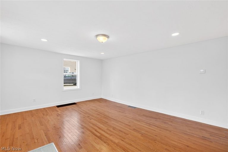 744 Wooster Street, Canal Fulton, OH - Photo 5