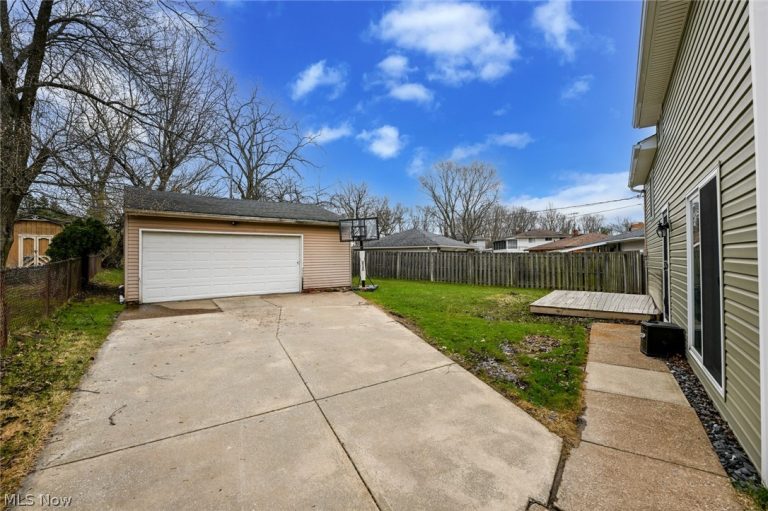 19 Brune Drive, Bedford, OH - Photo 5