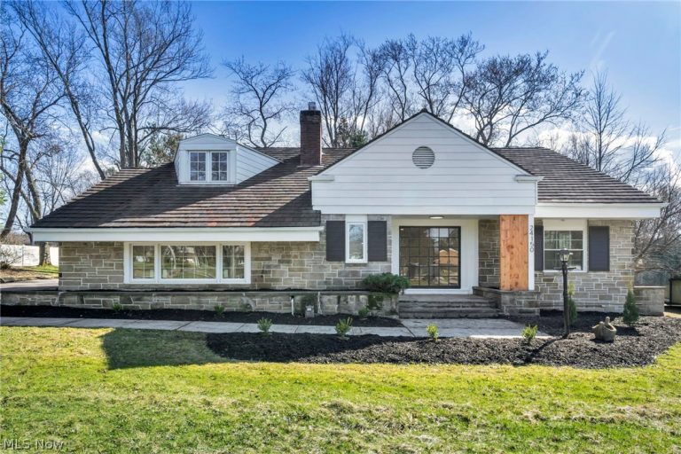 24150 Woodland Road, Shaker Heights, OH - Photo 3