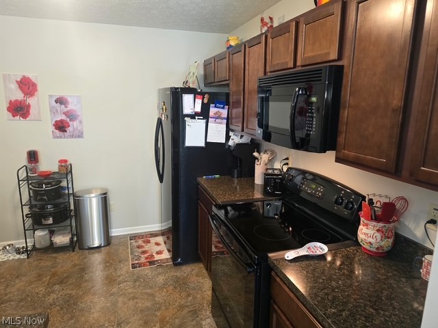 313 Breckenridge Oval, Elyria, OH - Photo 4