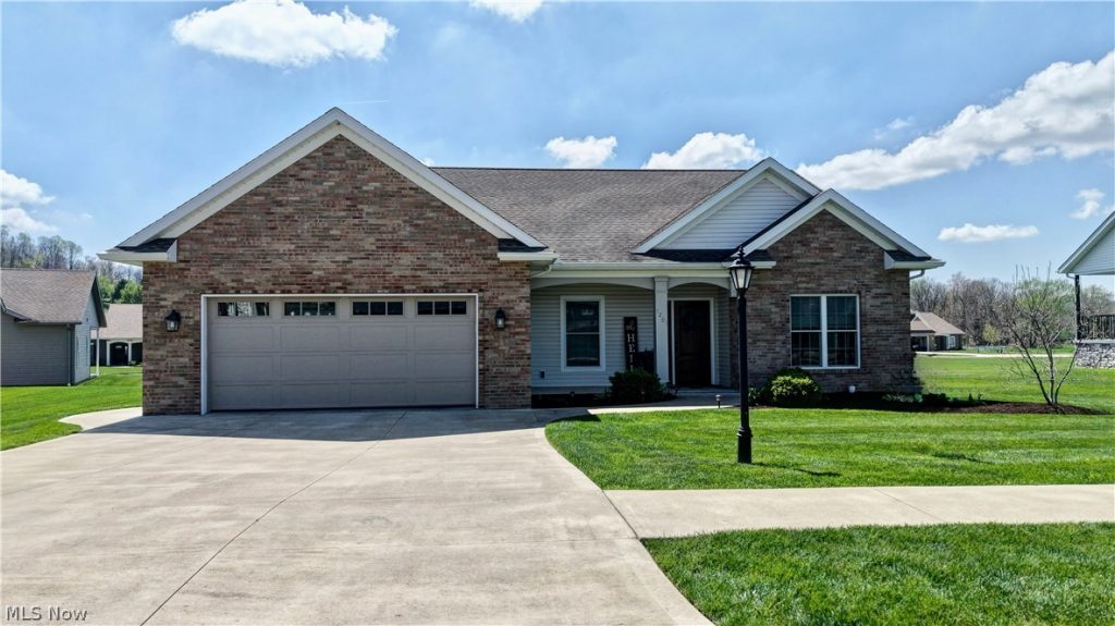5201 Falcon Drive, Millersburg, OH