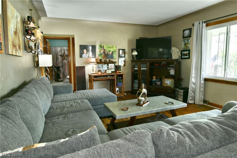 7374 Ranier Trail, Youngstown, OH - Photo 3