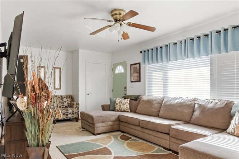 3702 Cumberland Circle, Youngstown, OH - Photo 6